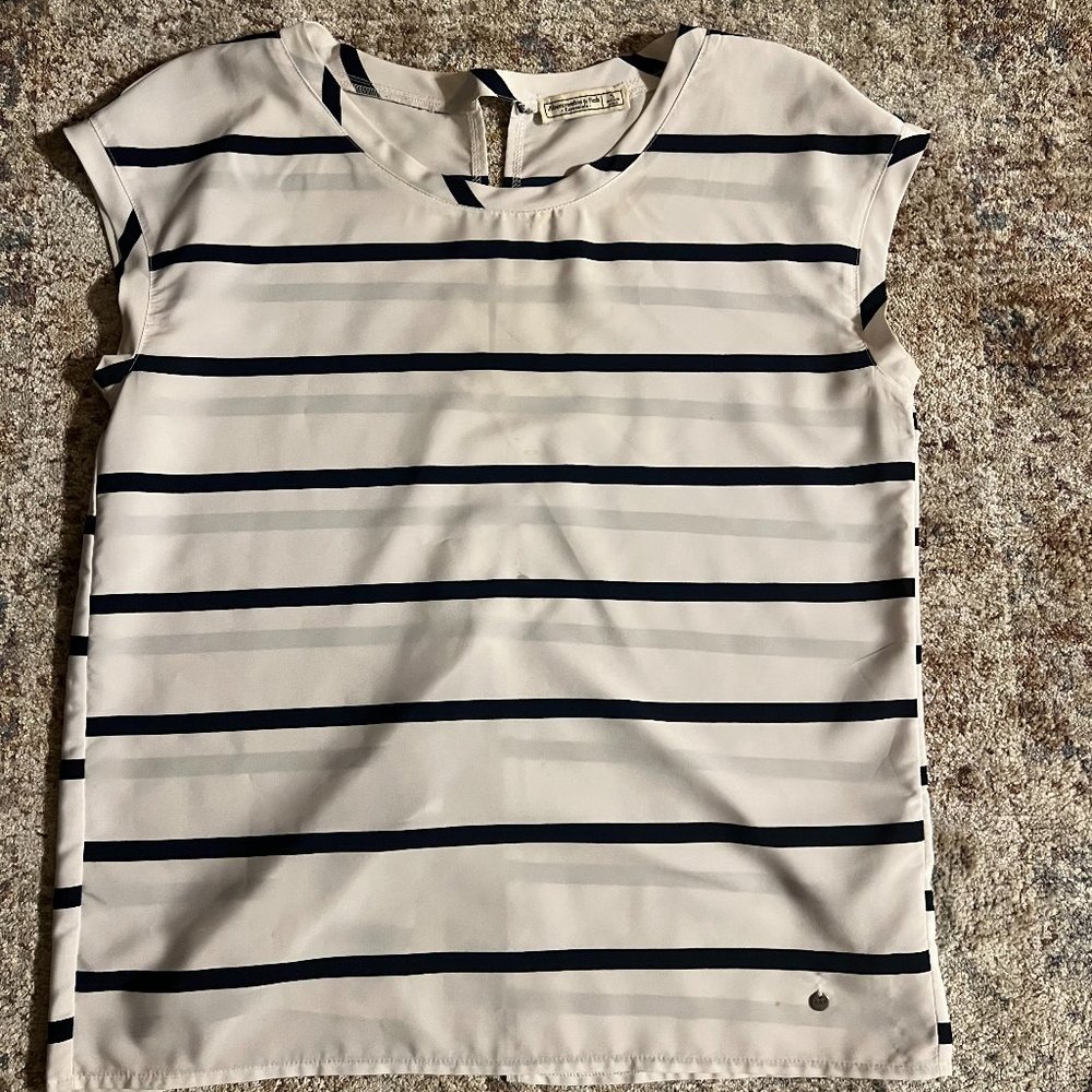 Abercrombie & Fitch Blouse essentials Size S